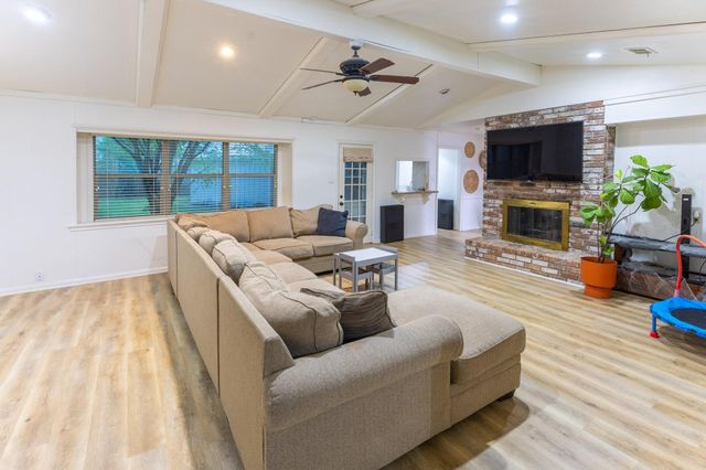 5711 Olympia Fields Lane, Houston, TX 77069