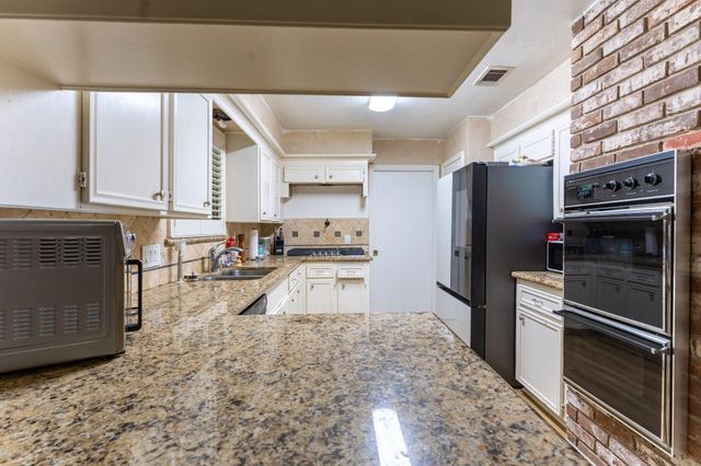 5711 Olympia Fields Lane, Houston, TX 77069