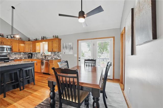 1108 NE Woodbury Court, Lee's Summit, MO 64086