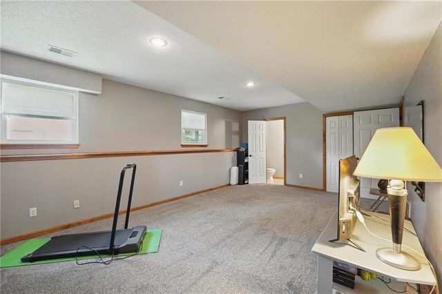 1108 NE Woodbury Court, Lee's Summit, MO 64086