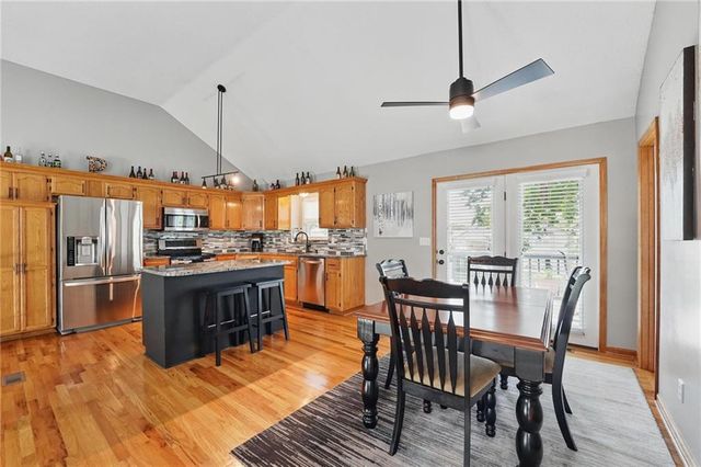 1108 NE Woodbury Court, Lee's Summit, MO 64086