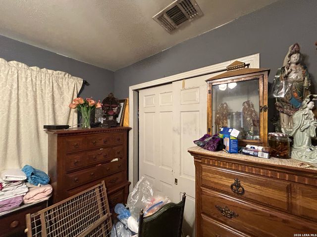 327 Hermitage, San Antonio, TX 78223