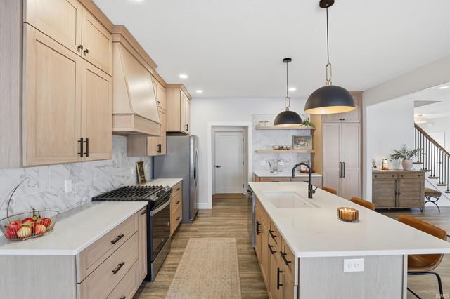 10483 Spamount Cove, Leo, IN 46765