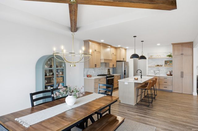 10483 Spamount Cove, Leo, IN 46765