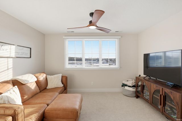 10483 Spamount Cove, Leo, IN 46765