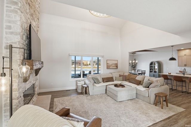 10483 Spamount Cove, Leo, IN 46765