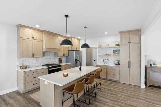 10483 Spamount Cove, Leo, IN 46765