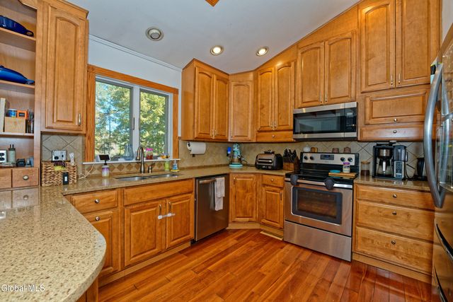 8 Dandelion Drive, Wilton, NY 12831