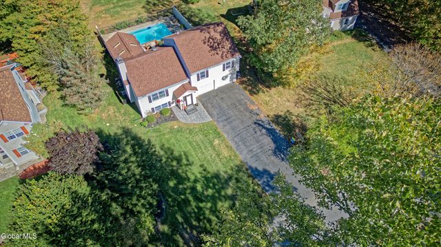 8 Dandelion Drive, Wilton, NY 12831