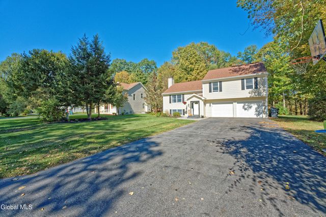 8 Dandelion Drive, Wilton, NY 12831