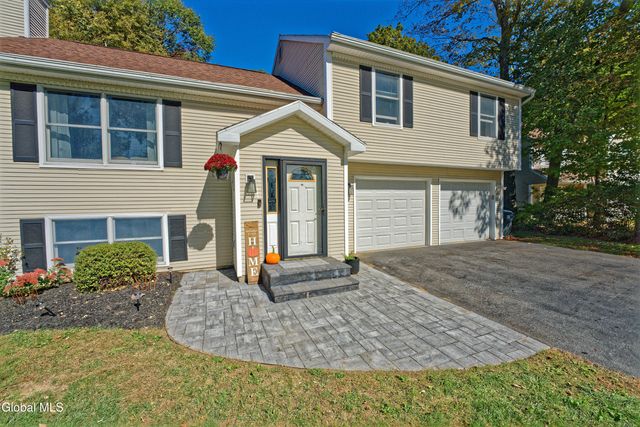 8 Dandelion Drive, Wilton, NY 12831