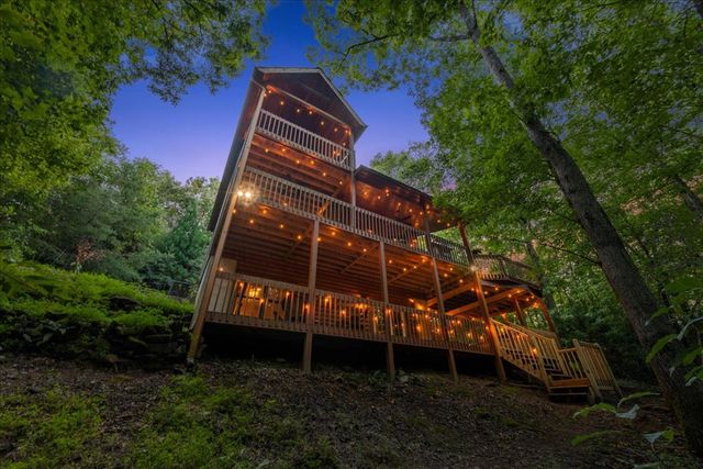 126 Brookwood Drive, Blue Ridge, GA 30513