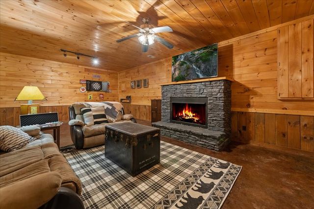 126 Brookwood Drive, Blue Ridge, GA 30513