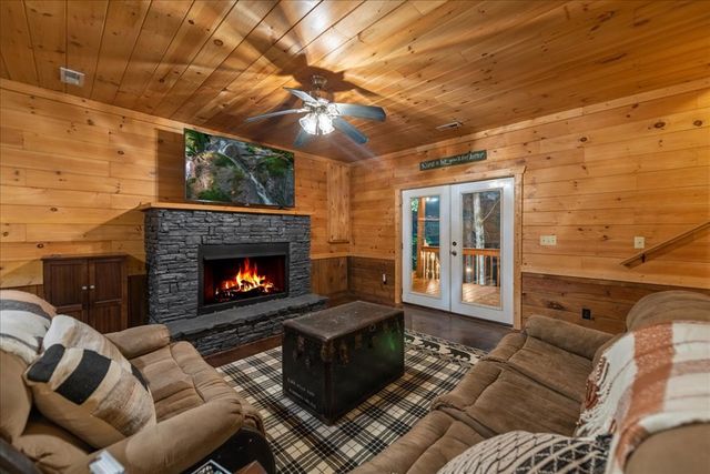 126 Brookwood Drive, Blue Ridge, GA 30513