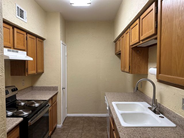 3800 Tanglewilde Street 504, Houston, TX 77063