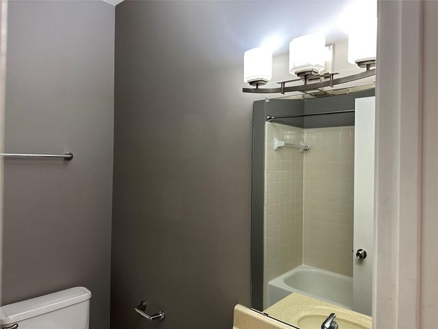 3800 Tanglewilde Street 504, Houston, TX 77063