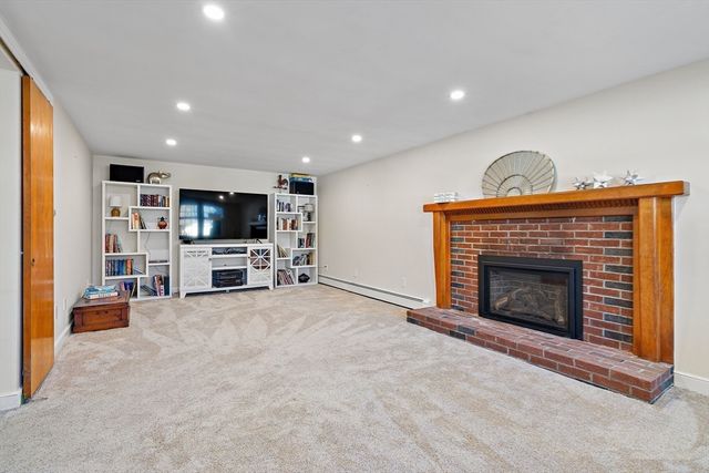 16 Beaudry St, Marlborough, MA 01752