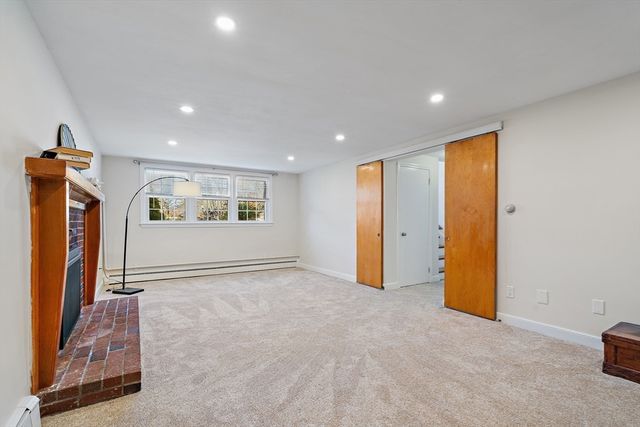 16 Beaudry St, Marlborough, MA 01752