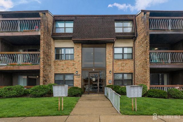 1518 Raspberry Court, Edison, NJ 08817