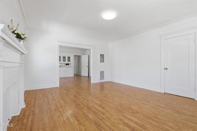 142 148 S Manhattan Place, Los Angeles, CA 90004