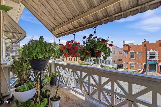 142 148 S Manhattan Place, Los Angeles, CA 90004