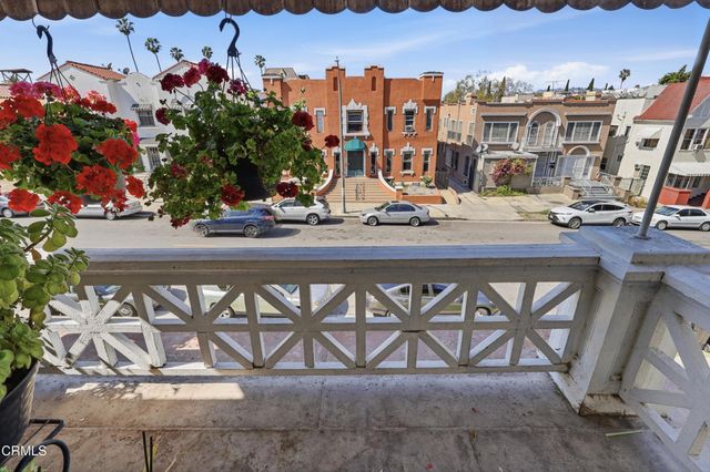 142 148 S Manhattan Place, Los Angeles, CA 90004