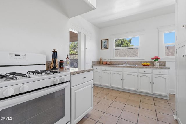 142 148 S Manhattan Place, Los Angeles, CA 90004