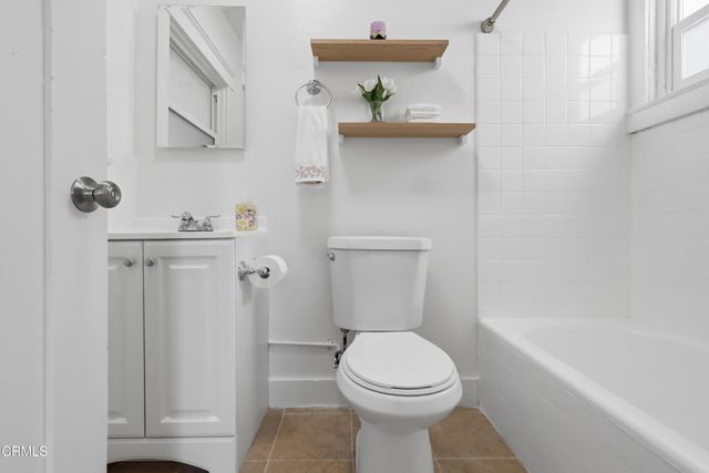 142 148 S Manhattan Place, Los Angeles, CA 90004