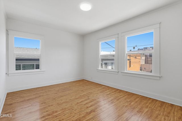 142 148 S Manhattan Place, Los Angeles, CA 90004