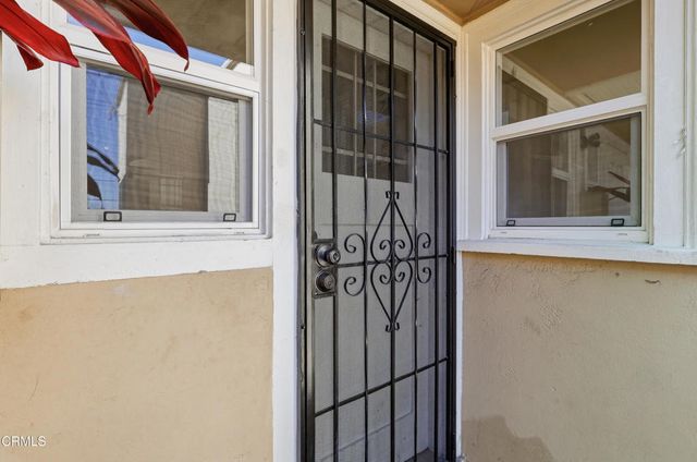 142 148 S Manhattan Place, Los Angeles, CA 90004