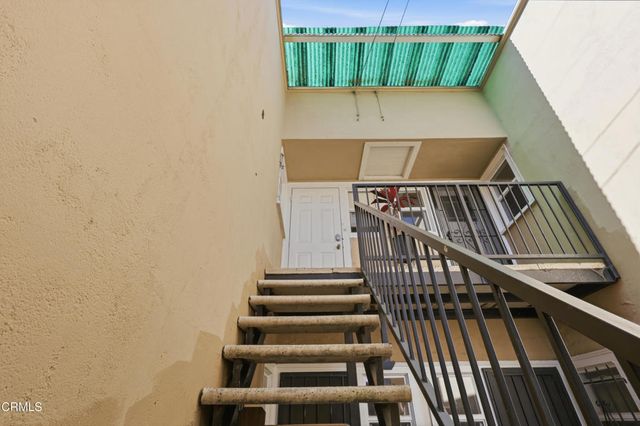 142 148 S Manhattan Place, Los Angeles, CA 90004