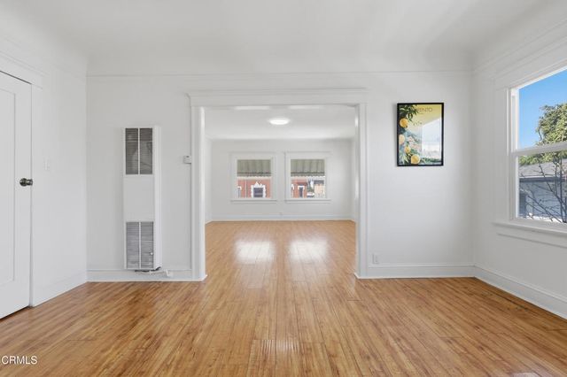 142 148 S Manhattan Place, Los Angeles, CA 90004