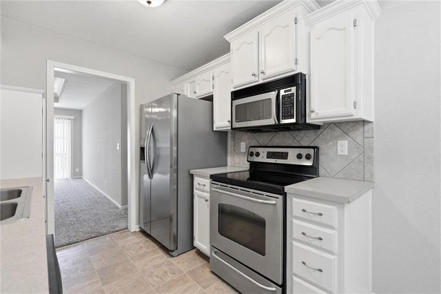 1306 Ashley Drive, Grain Valley, MO 64029