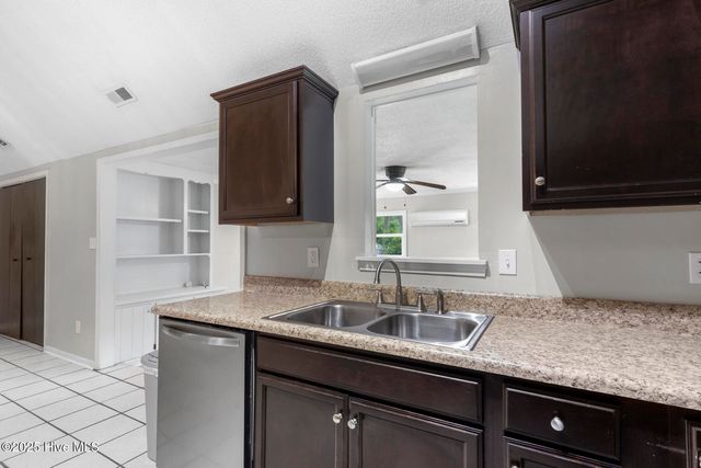 200 Shadwell Drive, Jacksonville, NC 28540