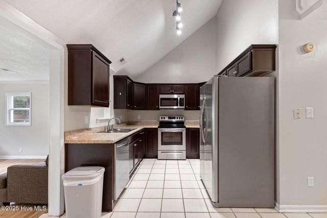 200 Shadwell Drive, Jacksonville, NC 28540