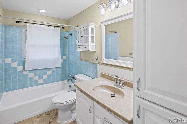 1104 N Yale Drive, O'fallon, IL 62269