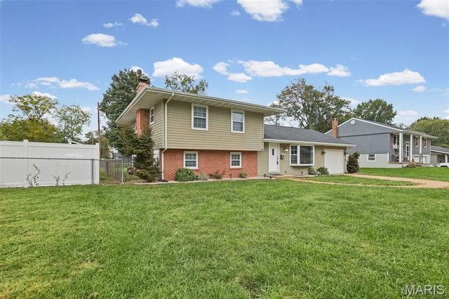 1104 N Yale Drive, O'fallon, IL 62269