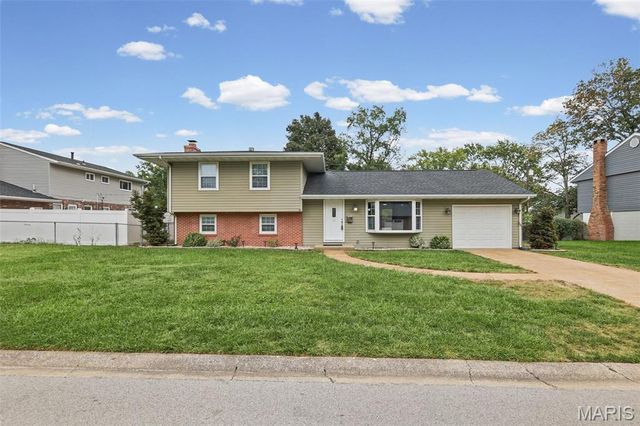 1104 N Yale Drive, O'fallon, IL 62269