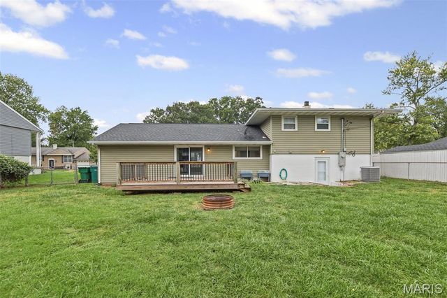 1104 N Yale Drive, O'fallon, IL 62269
