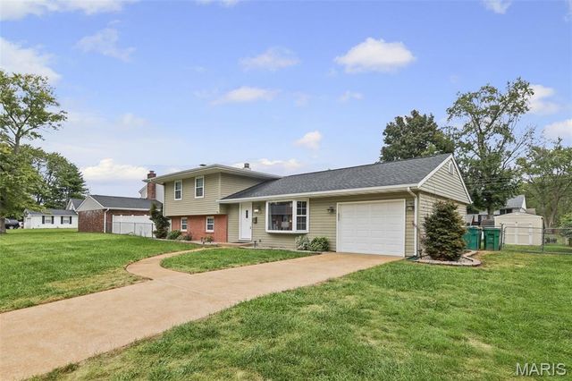 1104 N Yale Drive, O'fallon, IL 62269