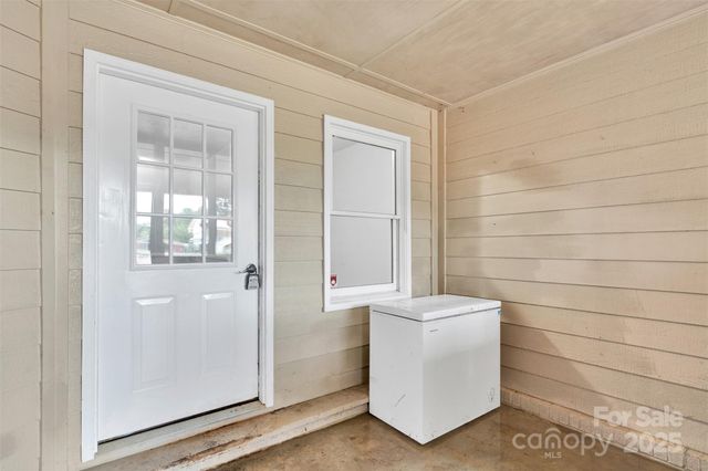 1095 Elm Circle, Granite Falls, NC 28630