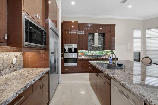 16801 Pavilion Way, Delray Beach, FL 33446