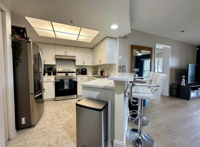 4191 N Haverhill Road 405, West Palm Beach, FL 33417