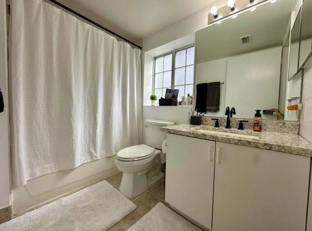 4191 N Haverhill Road 405, West Palm Beach, FL 33417