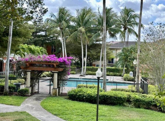 4191 N Haverhill Road 405, West Palm Beach, FL 33417