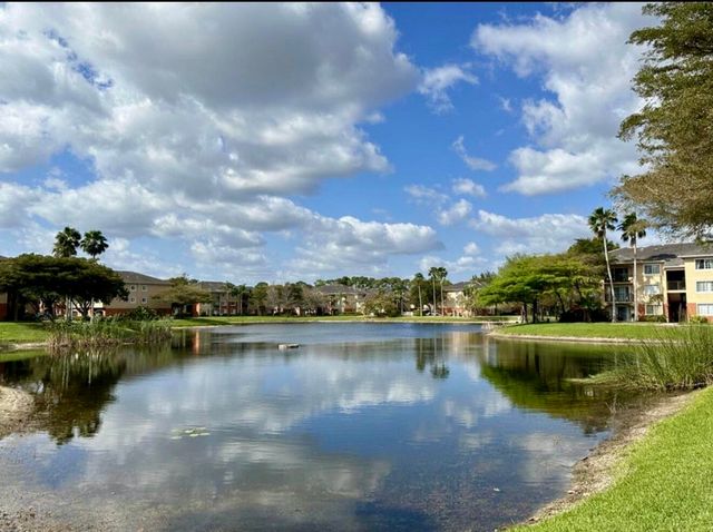 4191 N Haverhill Road 405, West Palm Beach, FL 33417