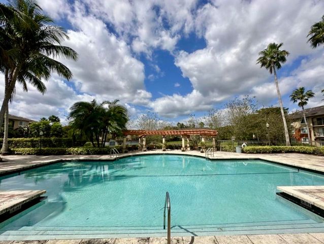 4191 N Haverhill Road 405, West Palm Beach, FL 33417