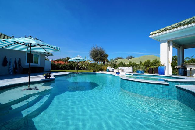 15925 Springhill Court, Wellington, FL 33414