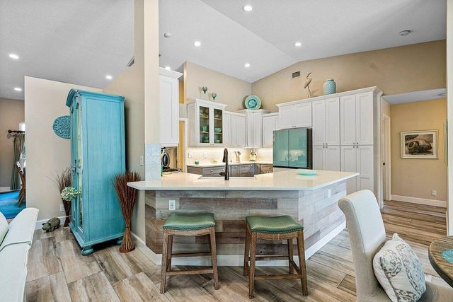 15925 Springhill Court, Wellington, FL 33414