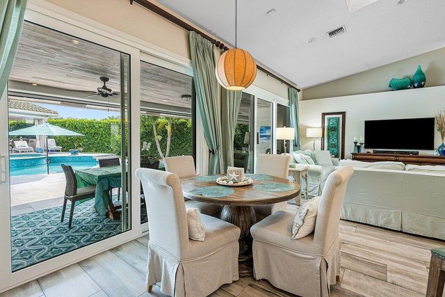 15925 Springhill Court, Wellington, FL 33414